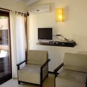 Uy015  Casa en La Barra 3 cuartos pileta climatizada