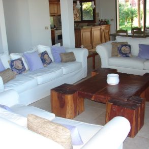 Uy012  Casa sobre el mar Punta del Este