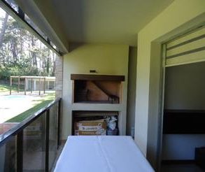Uy 052 Apartamento ubicado en la Brava a 2 cuadras de la playa