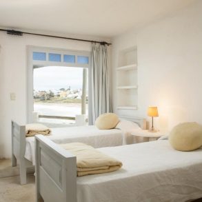 Uy 054 Casa en Punta del Este,sobre el mar