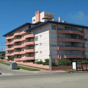 Uy 044 Apartamento vista al mar Playa Mansa