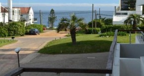 Uy 035 Alquiler apartamento a 30 mts. de la playa Montoya.