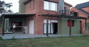 Uy 046 Casa en alquiler en Manantiales