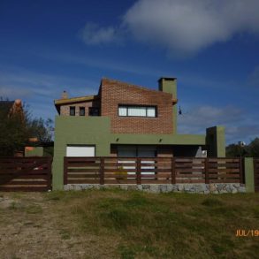Uy 046 Casa en alquiler en Manantiales