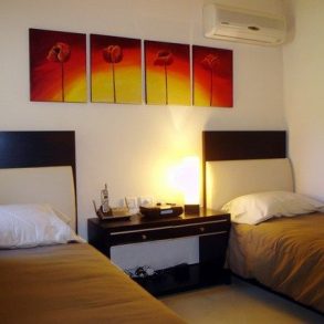 Uy 063   Casa en La Barra 3 cuartos pileta climatizada