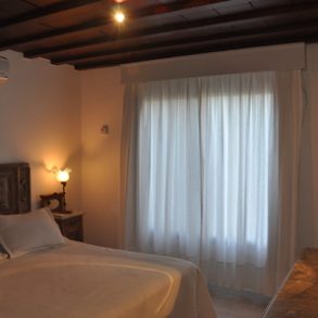 Uy 060  Casa frente al mar, en el balneario Tío Tom