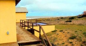Uy 050  Espectacular casa toda sobre el mar
