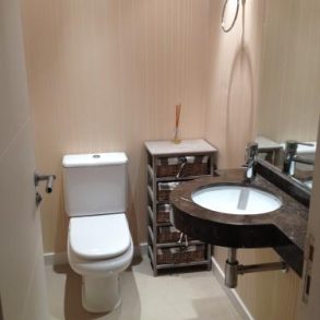 Uy 069  Apartamento en alquiler en playa Mansa