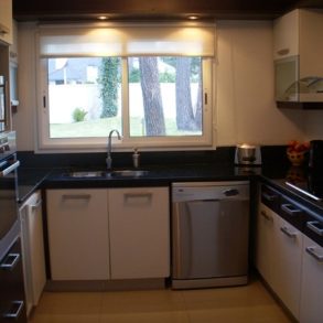 Uy 070    Hermosa Residencia dentro de Barrio Cerrado, totalmente equipada!