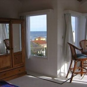 Uy 071 Alquiler venta excelente casa a una cuadra del mar con magníficas vistas
