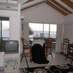 Uy 071 Alquiler venta excelente casa a una cuadra del mar con magníficas vistas