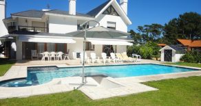 Uy 086  Propiedad ubicada en la Parada 10 de la Brava