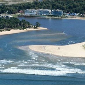 Uy 097  EDIFICIO NUEVO SOBRE LA COSTA DE LA BARRA