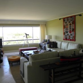 Uy 106  Apartamento primera línea del mar