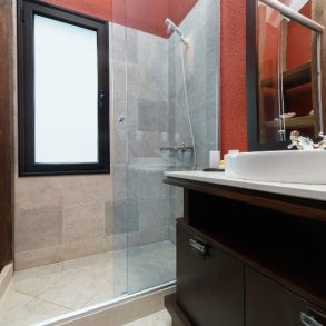 Uy 110  Paradise house , Beverly Hills