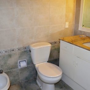 Uy  116  Casa sobre Ruta 10 frente al Mar c/excelente vista.