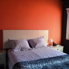 Uy  116  Casa sobre Ruta 10 frente al Mar c/excelente vista.