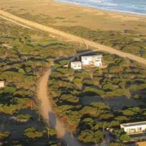 Uy 121  Casa frente al mar en José Ignacio