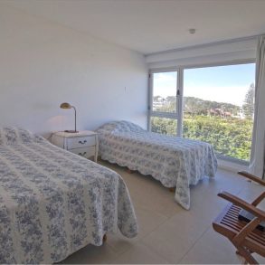 Uy  122  Exclusivo piso frente al Mar