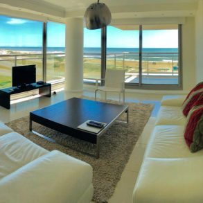 Uy 133 Apartamento sobre el mar Playa Brava