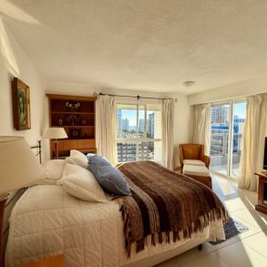 Uy 193 Venta de Penthouse duplex con parrillero exclusivo en Playa Brava de Punta del Este