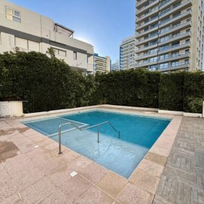 Uy 193 Venta de Penthouse duplex con parrillero exclusivo en Playa Brava de Punta del Este